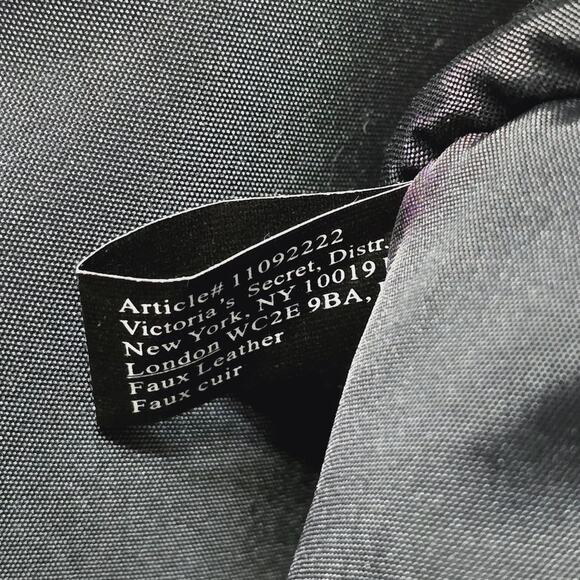 Victoria's Secret Metallic Silver Faux Snake Skin Crossbody Gold Chain Purse - Picture 14 of 14